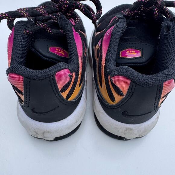 NIKE Air Max Plus Black Active Pink Kumquat Size 10 Child Swoosh Sneakers - Picture 6 of 8